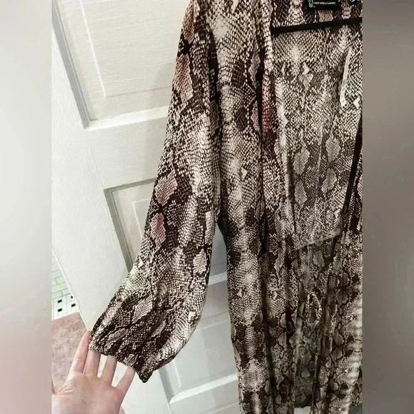 NWT New York & Co Wrap around‎ dress - Picture 4 of 9